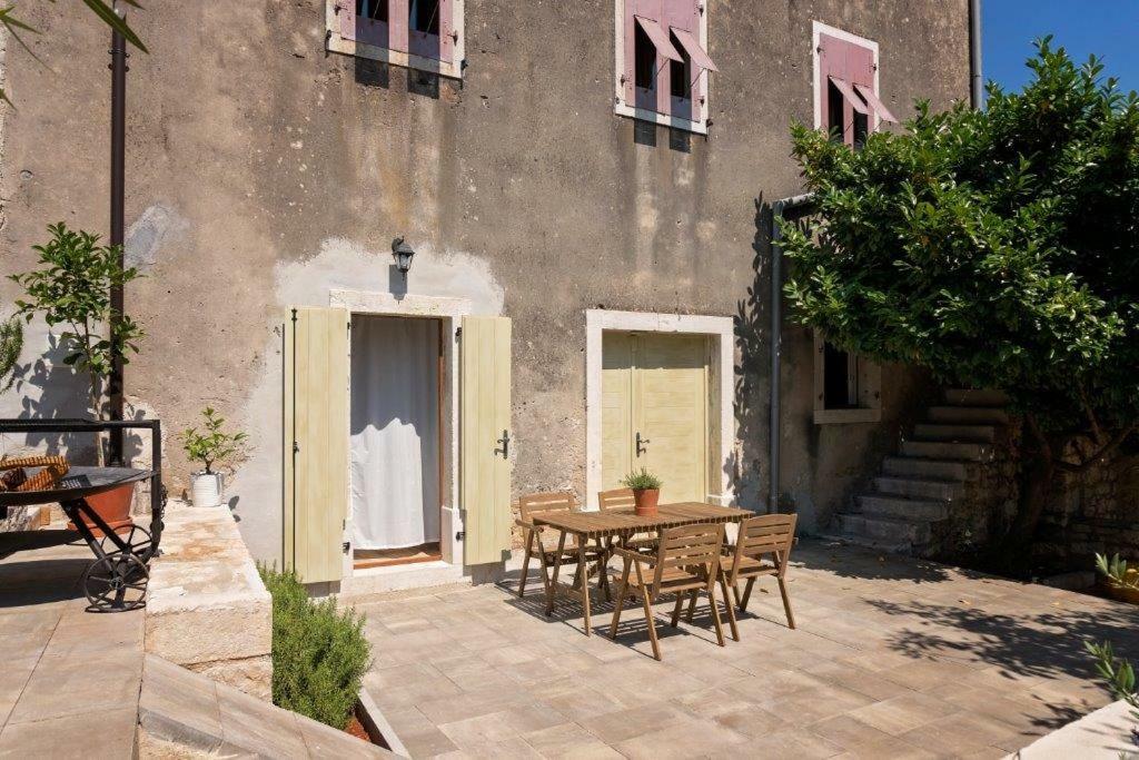 Old Town Studio And Apartment 弗尔萨尔 外观 照片